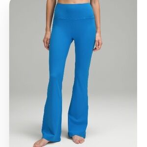 Lululemon Groove Super High Rise Flared Pants *Nulu* in Poolside Size 6
